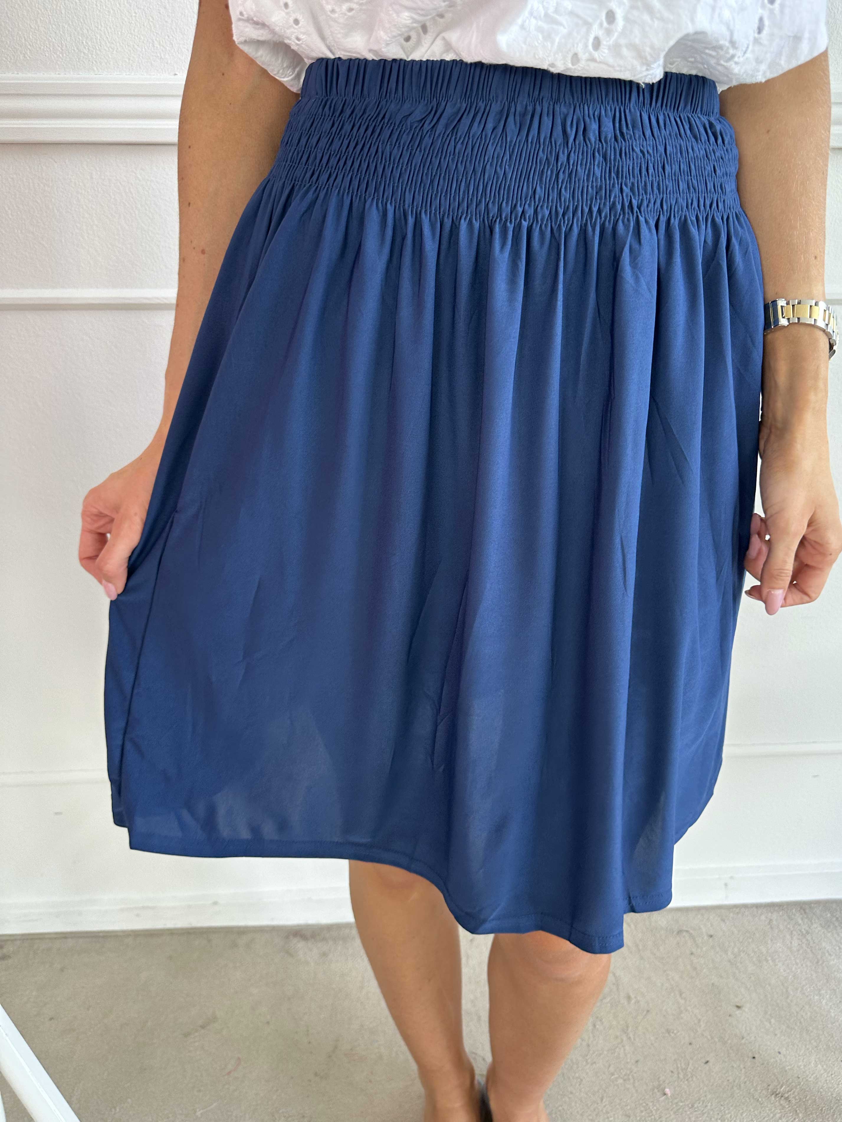 Pams Plain Short Skirt - Kort nederdel i stretchy stof med lommer